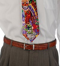 tortoise shell embossed leather dress belt with gray slacks